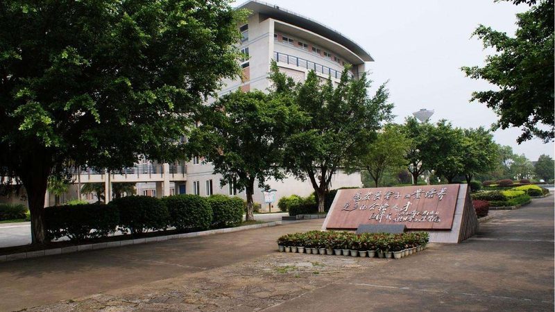 小型继电器：揭秘其核心参数与选型要点**